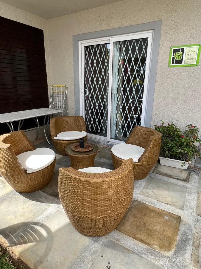 Turquoise Bay Beach Apartments Trou D'Eau Douce Bagian luar foto